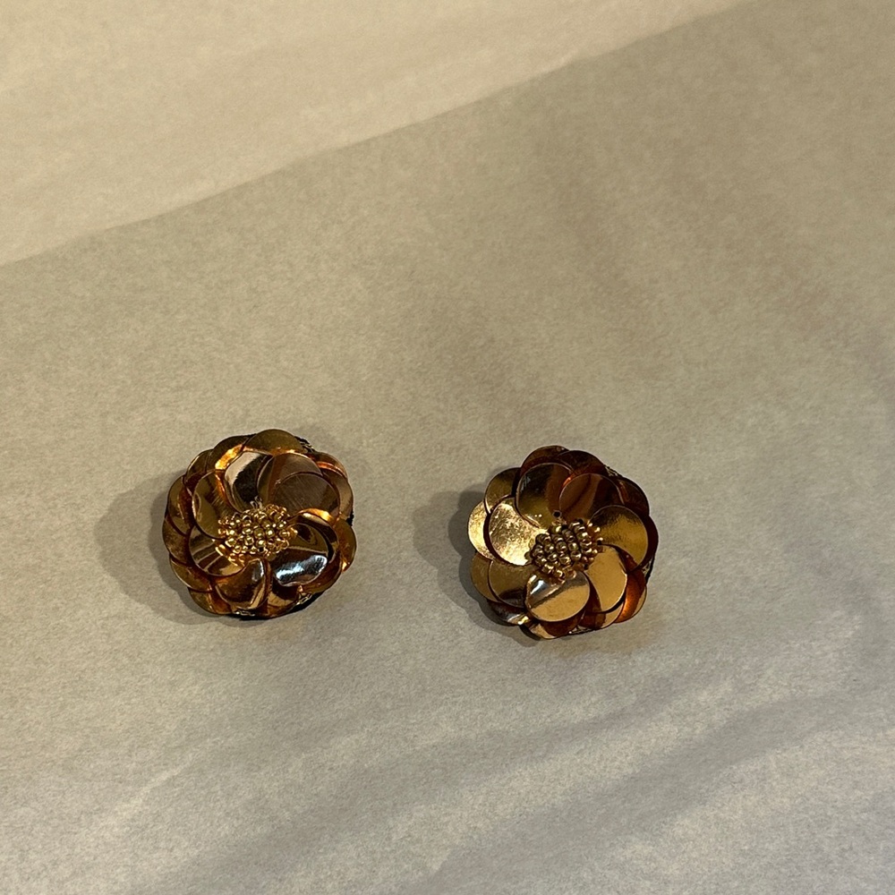 Flower Earrings *NWOT